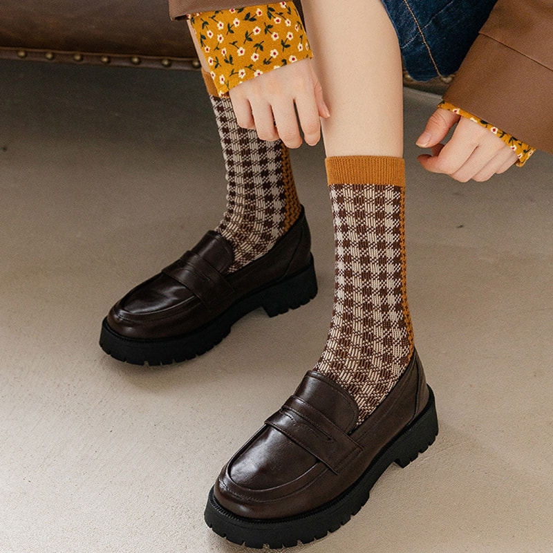 Kostkovaný leopard tisk duální stopa italská retro dvojitá jehla ponožky